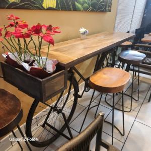 Leo's Superfood Vegan Cafe